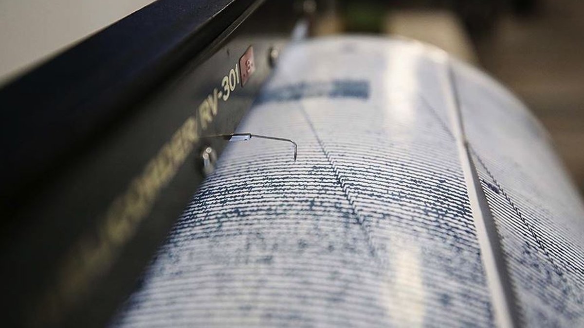Çanakkale'de  4,9 büyüklüğünde deprem: İstanbul'da da hissedildi
